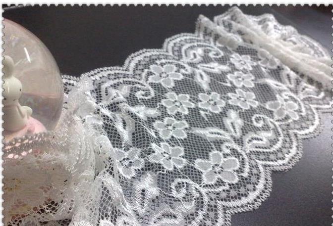 厂家直销 31贾卡压纱大边 蕾丝花边面料 内衣裙装服装辅料用布