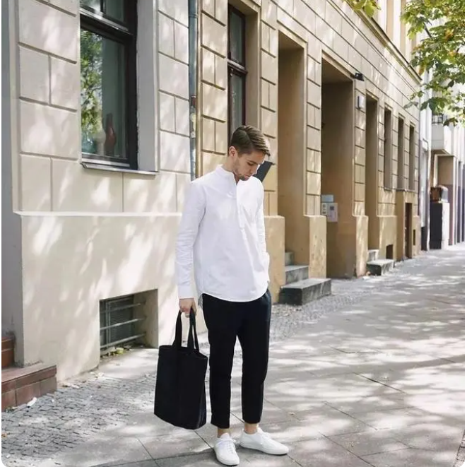 低調經典的黑色“休閑褲”，是懂時尚的男士必備，尤其适合上班族