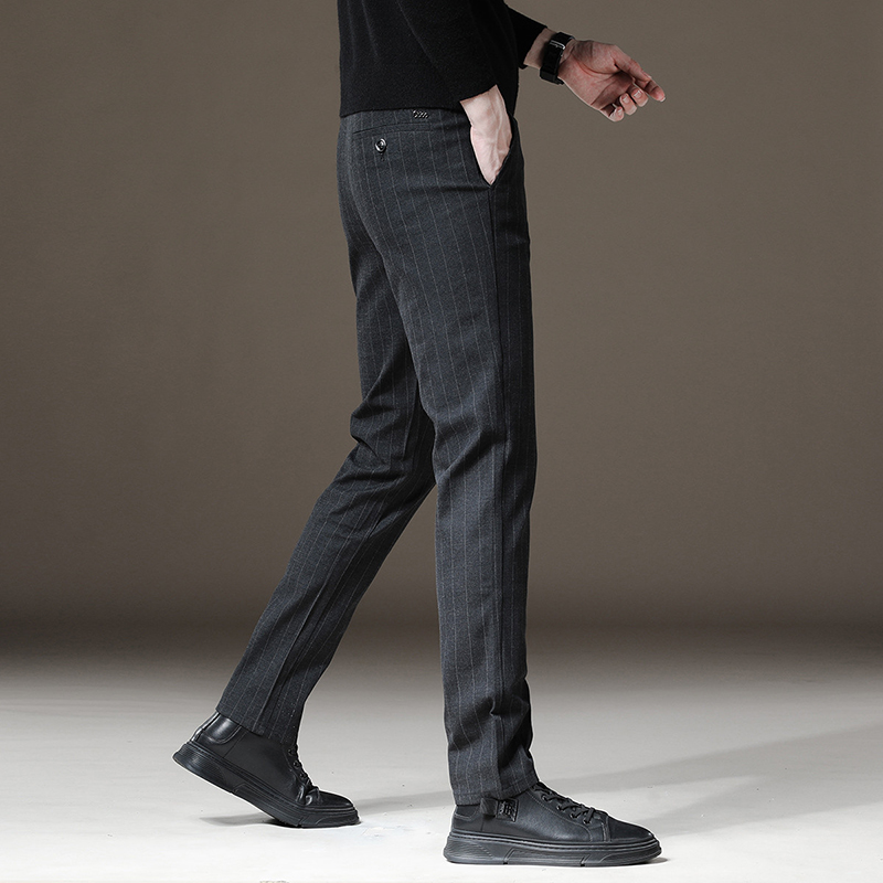   高性价比的Lavico品牌：  休闲条纹男式休闲裤  