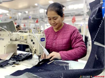 英吉沙县纺织服装产业当家 托起群众“增收梦”