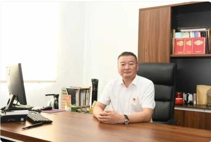 李辉：扶摇“职”上，一路“标”升，奋力跑赢2024！