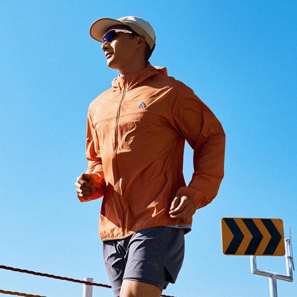 轻量出行，无惧天气 ！威尼斯绉防泼面料 