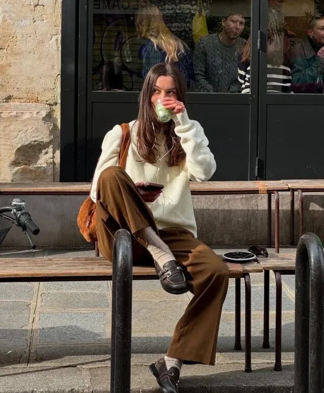 “淡人穿搭”出圈了​！时尚的尽头是极简主义