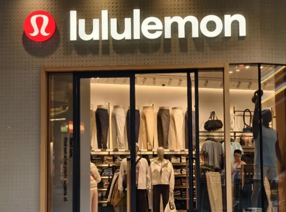 Lululemon 深陷 PFAS 风波：健康标签崩塌，全球信任危机爆发